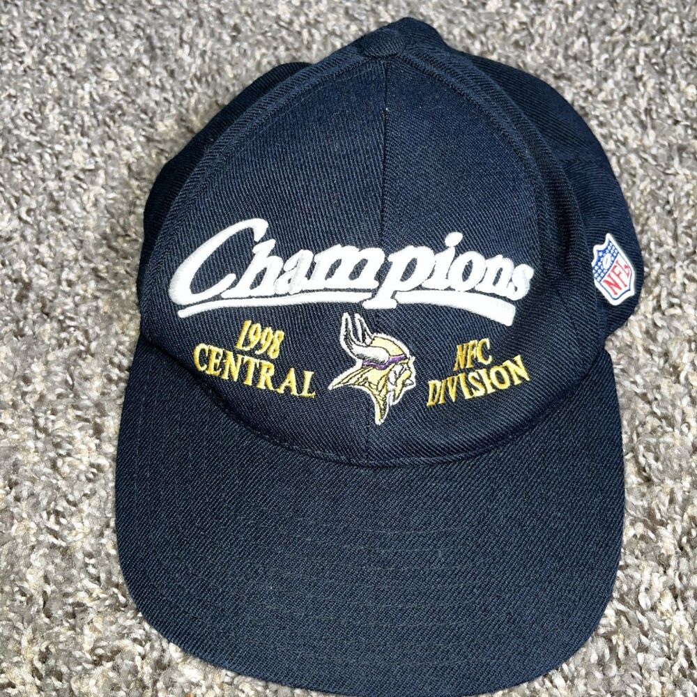 Vintage Minnesota Vikings Hat Snap Back Black  NFC Central Division Champions
